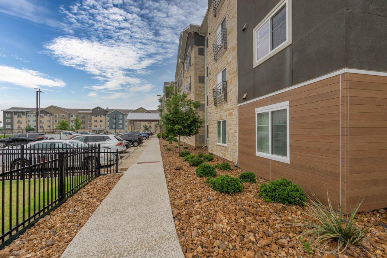 Soka Suites Dallas - Las Colinas Irving Exterior foto